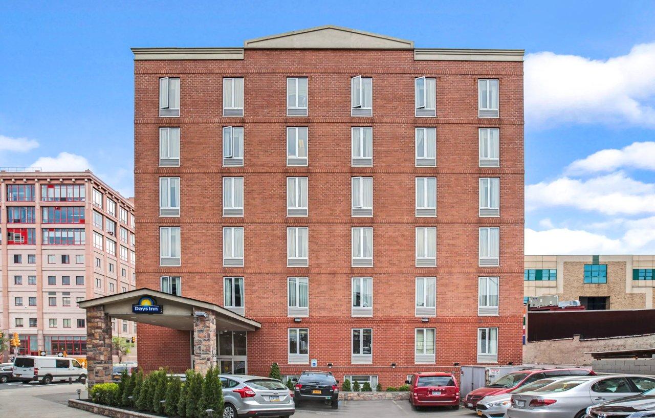 Hotel Days By Wyndham Long Island