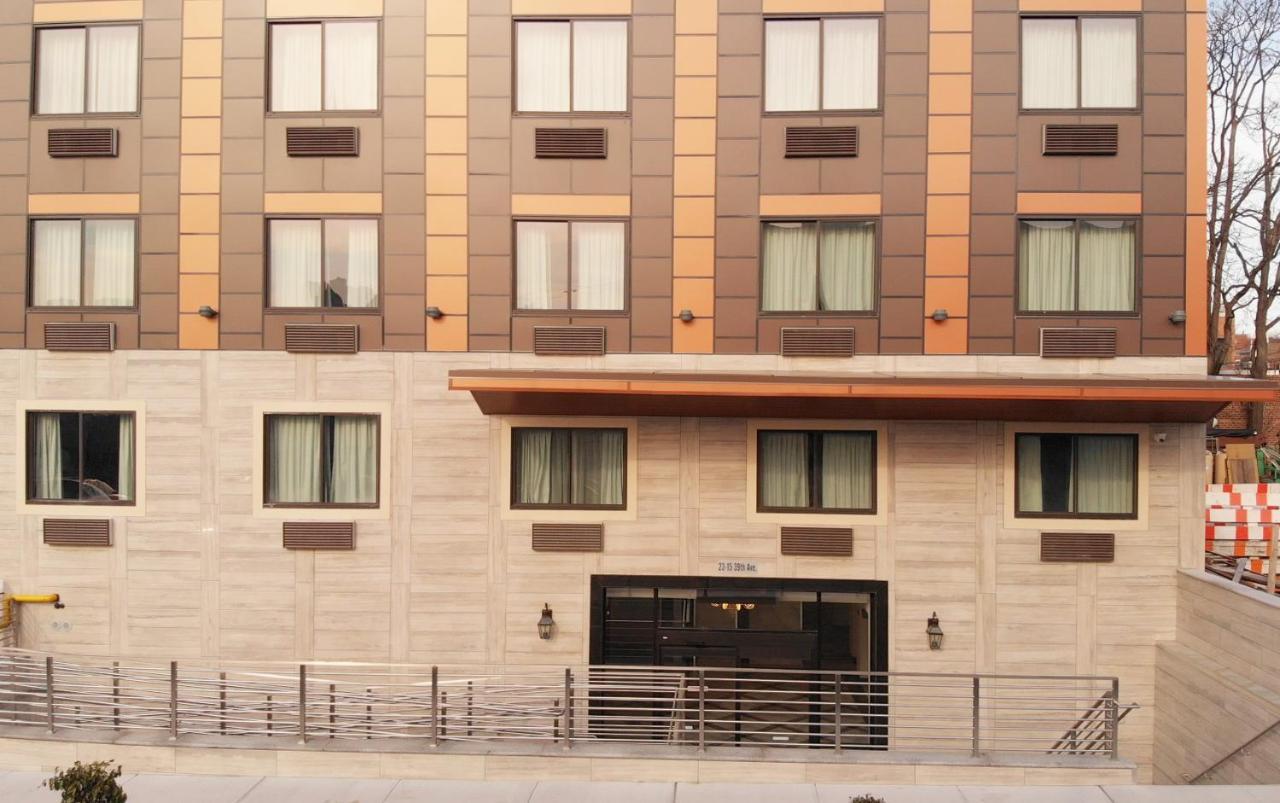 Lotus Blu & 3* New York