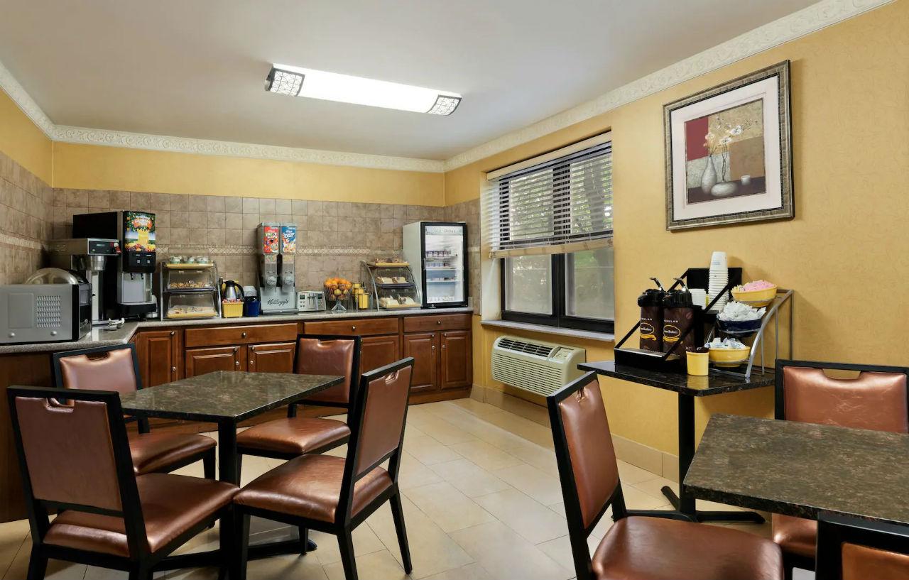 Days Inn Brooklyn 2*