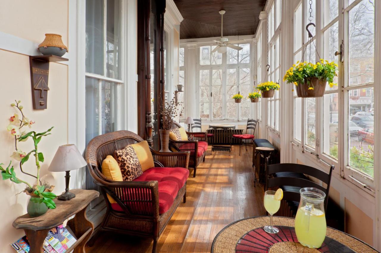 Akwaaba Mansion Bed & Breakfast *