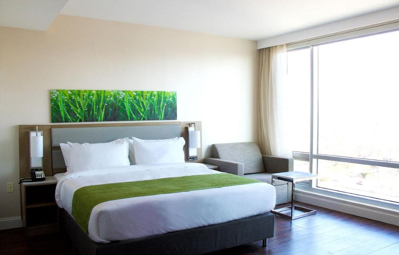 Hotel Wyndham Garden Fresh Meadows Flushing