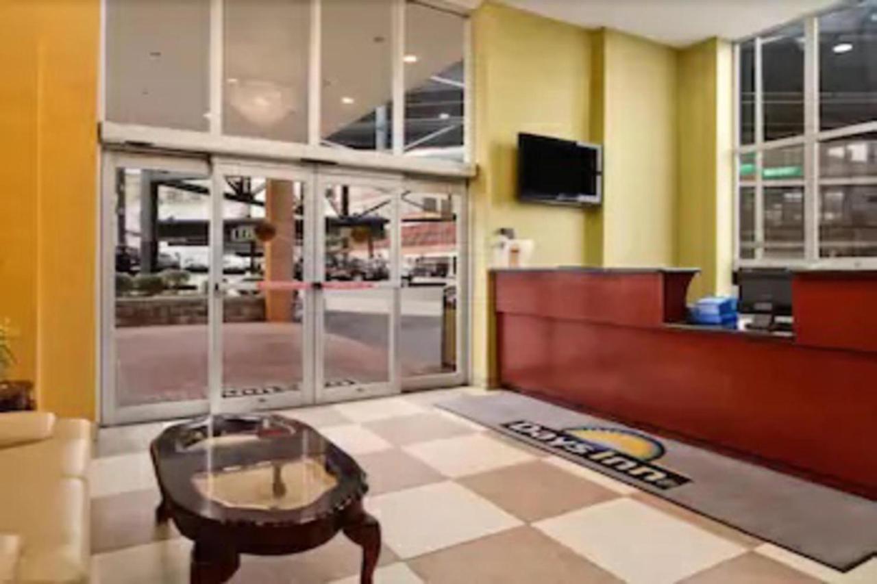 Days By Wyndham Long Island Hotel