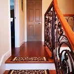 Luxury Hotel-style In Queens, *