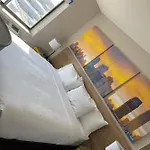 Days & By Wyndham Jamaica Jfk Airport Hotel New York