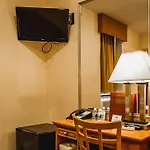 Econo Times Square Hotel 2*