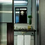 Hotel Refinery -