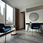Apartment And The City, Empire State Building *