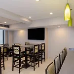 La Quinta By Wyndham Park Hotel