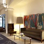 Hotel Refinery -