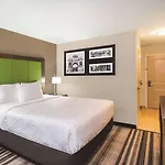 Hotel La Quinta By Wyndham Brooklyn Central New York