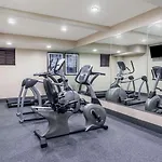 Hotel Days & By Wyndham Jamaica Jfk Airport New York