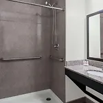 Hotel Days & By Wyndham Jamaica Jfk Airport New York