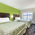 Days & By Wyndham Jamaica Jfk Airport Hotel