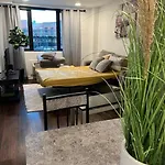 Cozy 1 Bedroom With Outdoor Patio Space *