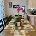 Located 10 Minutes From Jfk Airport * New York