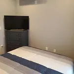 Guest house Located 10 Minutes From Jfk Airport *