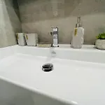 78-3a Luxury Brand New Modern 1br W&d * New York
