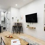 78-2D New Furnished 1Br Wd Walk To Central Park