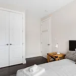 Designed 3Br In Upper Manhattan With Washer And Dryer