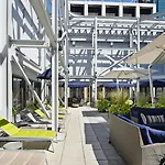 2Bd 1Ba Apartment At Financial District