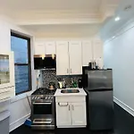 Stunning Emerald 2 Bedroom