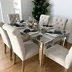 Large 3 Bedroom 2 Blocks From Times Square