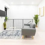 171-G 3Br Duplex E Village - W&D Outdoor Space