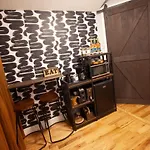 Alafia- Cozy Jfk Area - Is A Hosted Meaning The Host Live On Site Apartment *