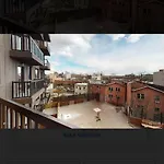 Cozy 1 Bedroom With Outdoor Patio Space *