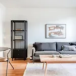 Lic 1Br W Doorman Gym Pool Wd Nr East River Nyc-942