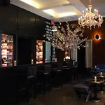 Hotel Sixty Soho 4*