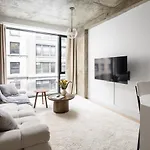 Chic And Spacious 2Bd Apt With Washer And Dryer In Unit