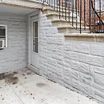 2 Bed Apartment Fully Renovated