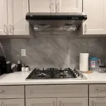 Modern Apartment - Relocation & Business Stay