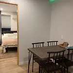 Modern Apartment - Relocation & Business Stay