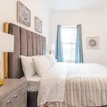Newly Renovated 3 Bedroom Loft In Midtown West