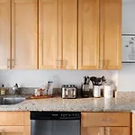 Elegant 3 Beds 2 Baths By Central Park