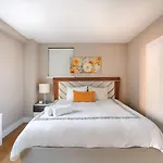 Elegant 3 Beds 2 Baths By Central Park