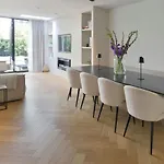 West Str Apartment By Daniel
