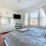 Cheerful 3-Bedroom Home With Parking