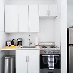 444-4C Newly Renovated Studio In Hell\'S Kitchen