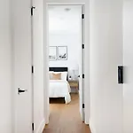 1290-13 Newly Renovated 2 Bedrooms In Ues Apartment