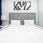 Apartment 75-1b New Prime Upper East W D Elevator