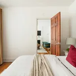 61-2C Prime Ues 2Br Newly Furnished Best Value