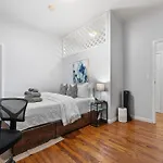 Sleek 2Br - Walking Distance To Times Square