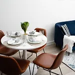 Spacious Luxury 2Bd Downtown Gym W/D Doorman