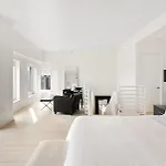 Luxury Apartment, Manhattan