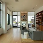 Luxurious 2 Bedroom Apartment In New York
