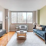 Apartment Uws 2br W Gym Doorman Elevator Nr Park Nyc-1047
