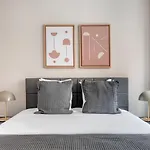 Uws 2br W Gym Doorman Elevator Nr Park Nyc-1047 *